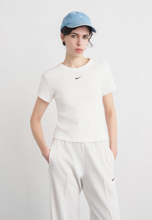 Nike Sportswear TEE - Basic T-shirt - white