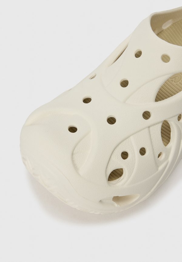 Crocs CAGED