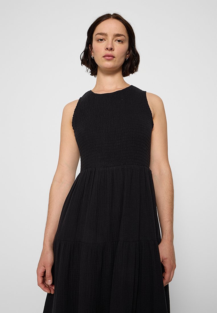 DKNY
