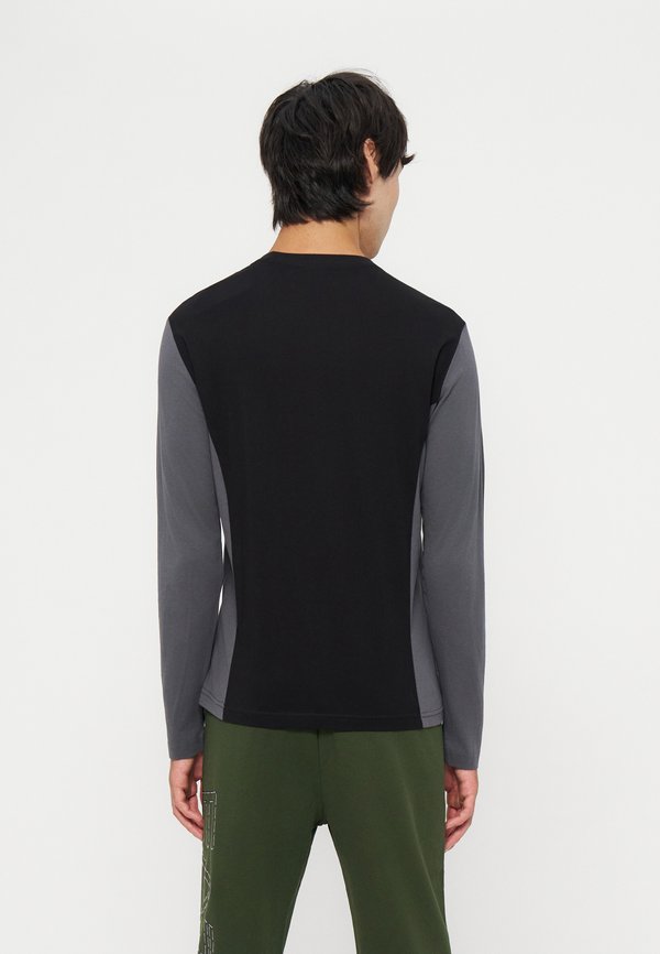 EA7 Emporio Armani