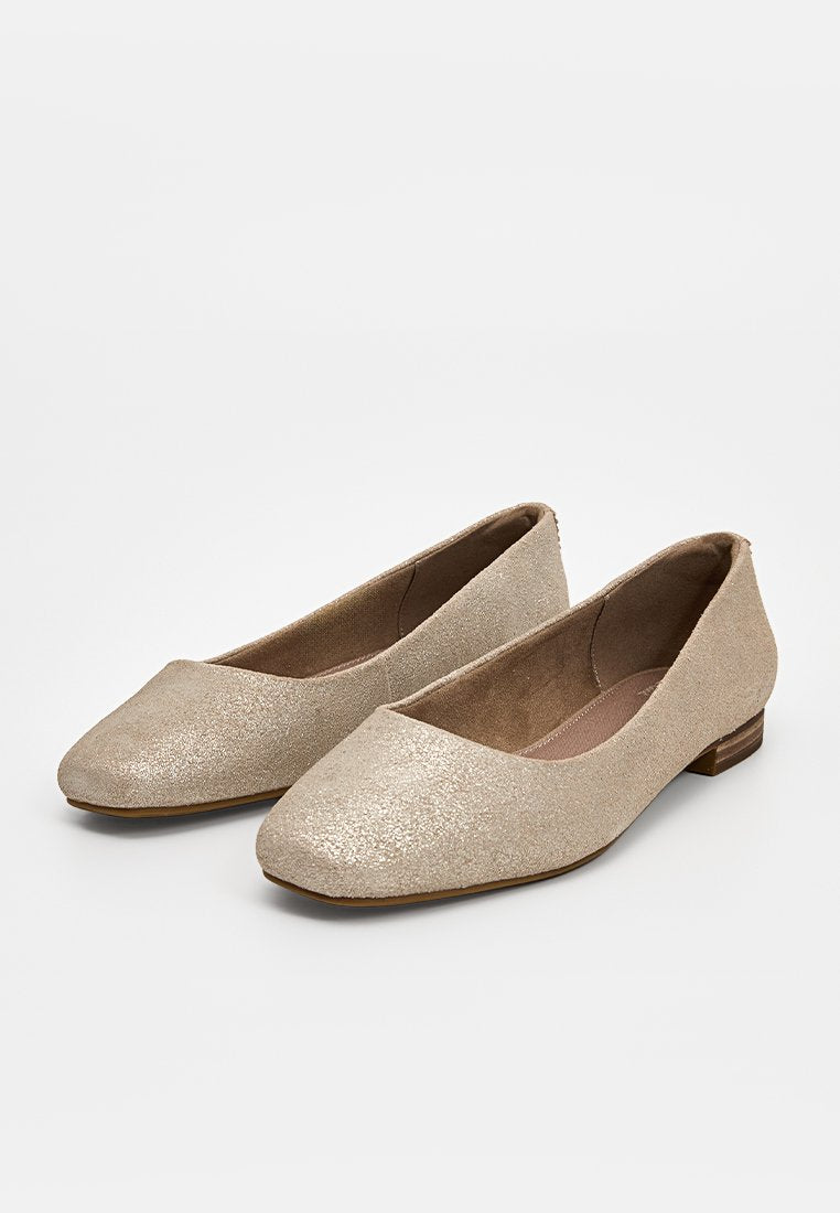 TOMS BRIELLA