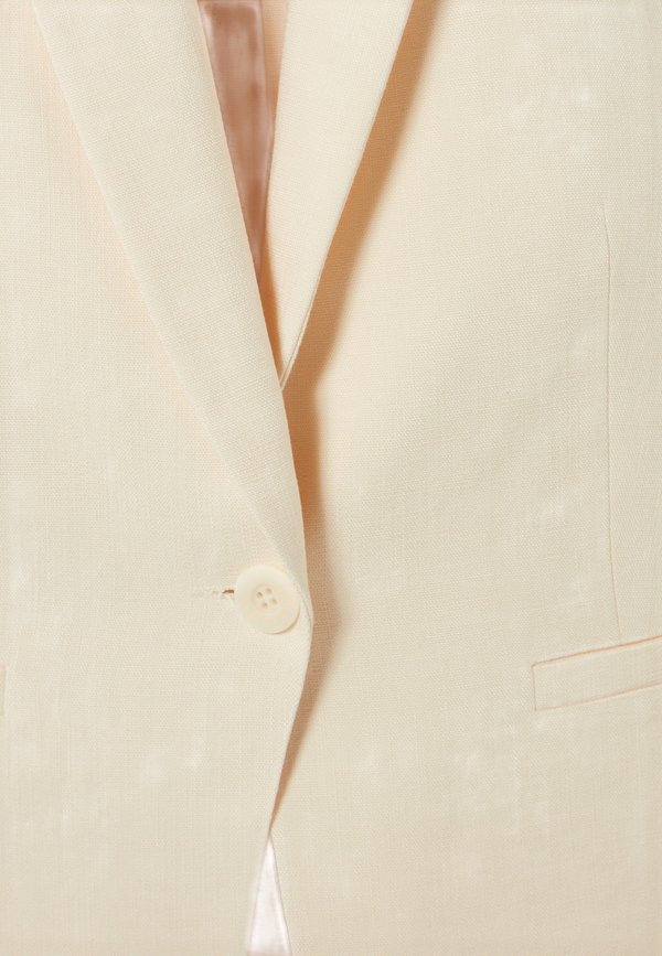 Claudie Pierlot