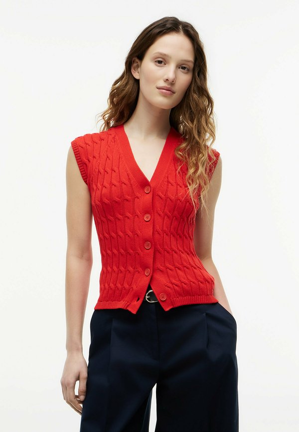 Tommy Hilfiger MID GG CABLE VEST CARDI - CO CABLE MID GG - Waistcoat - fire red