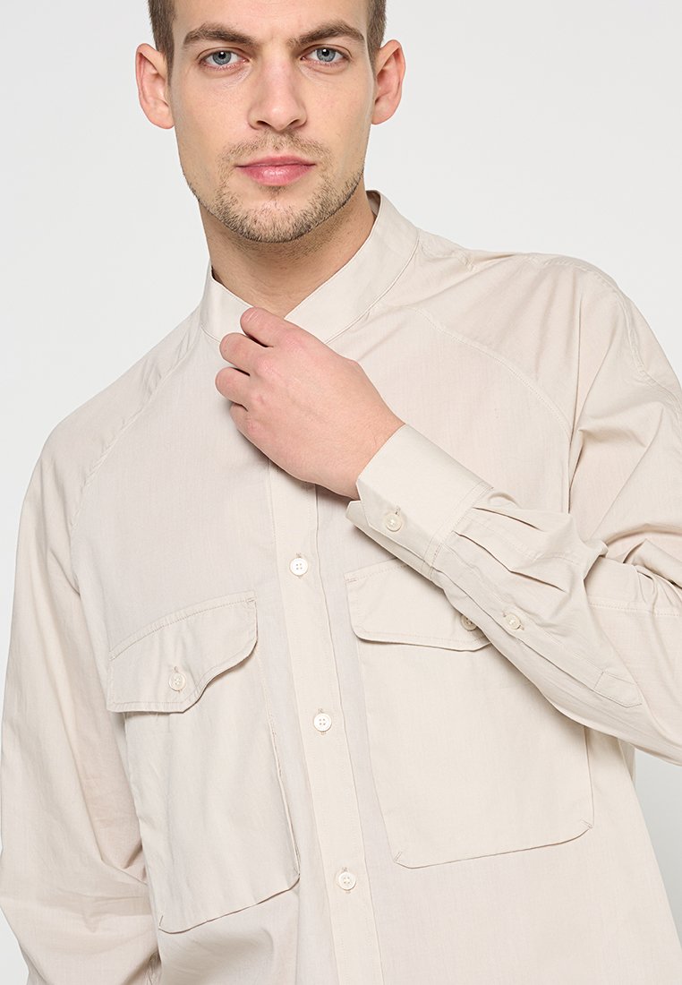 Emporio Armani REGULAR FIT