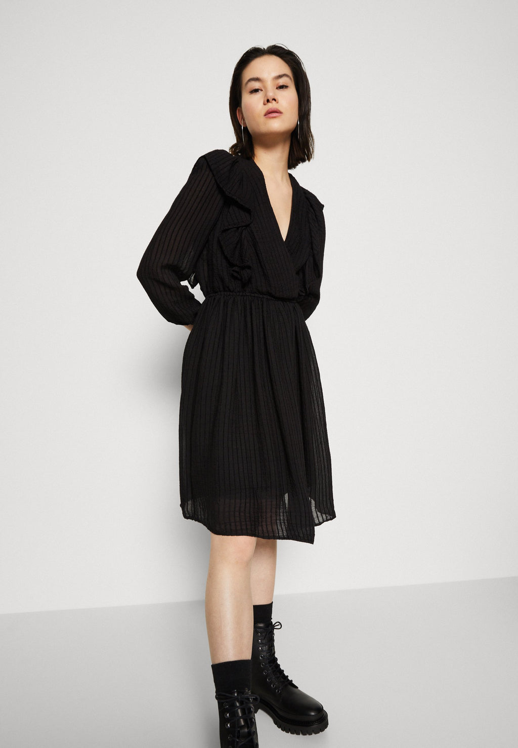 ONLLONDON DRESS Media 5