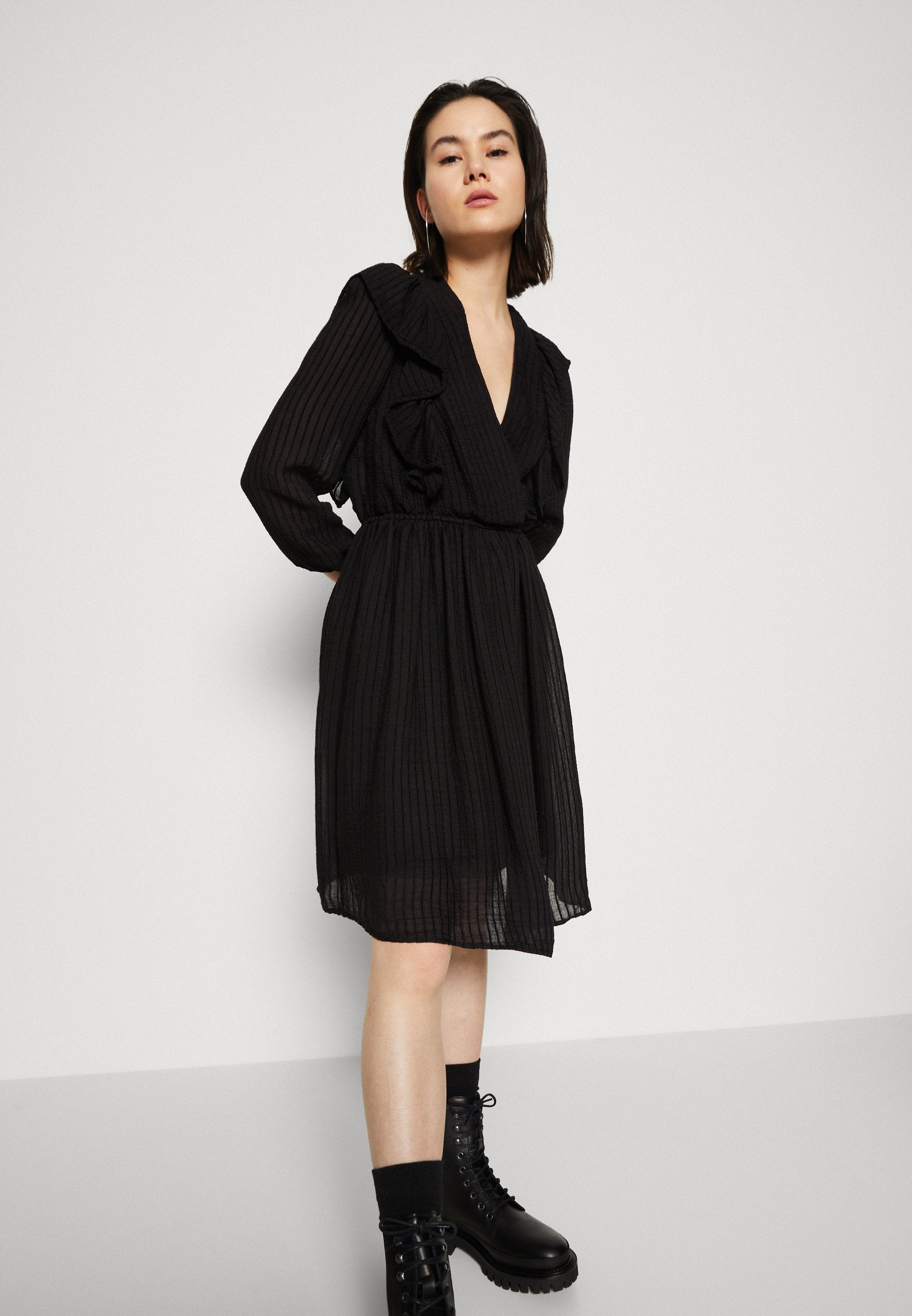 ONLLONDON DRESS Media 5