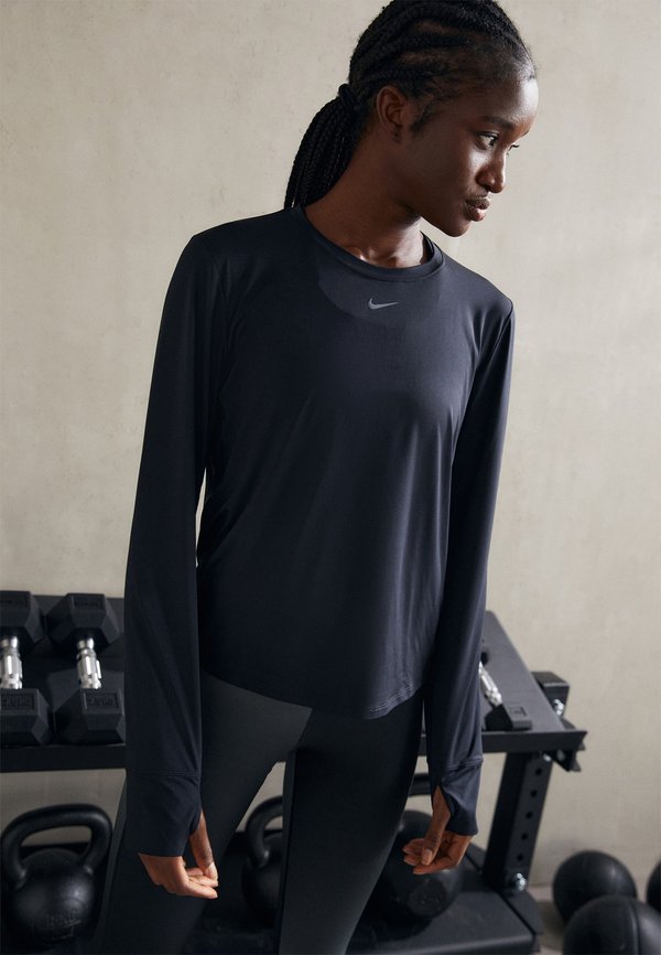 Nike Performance ONE CLASSIC - Long sleeved top - black