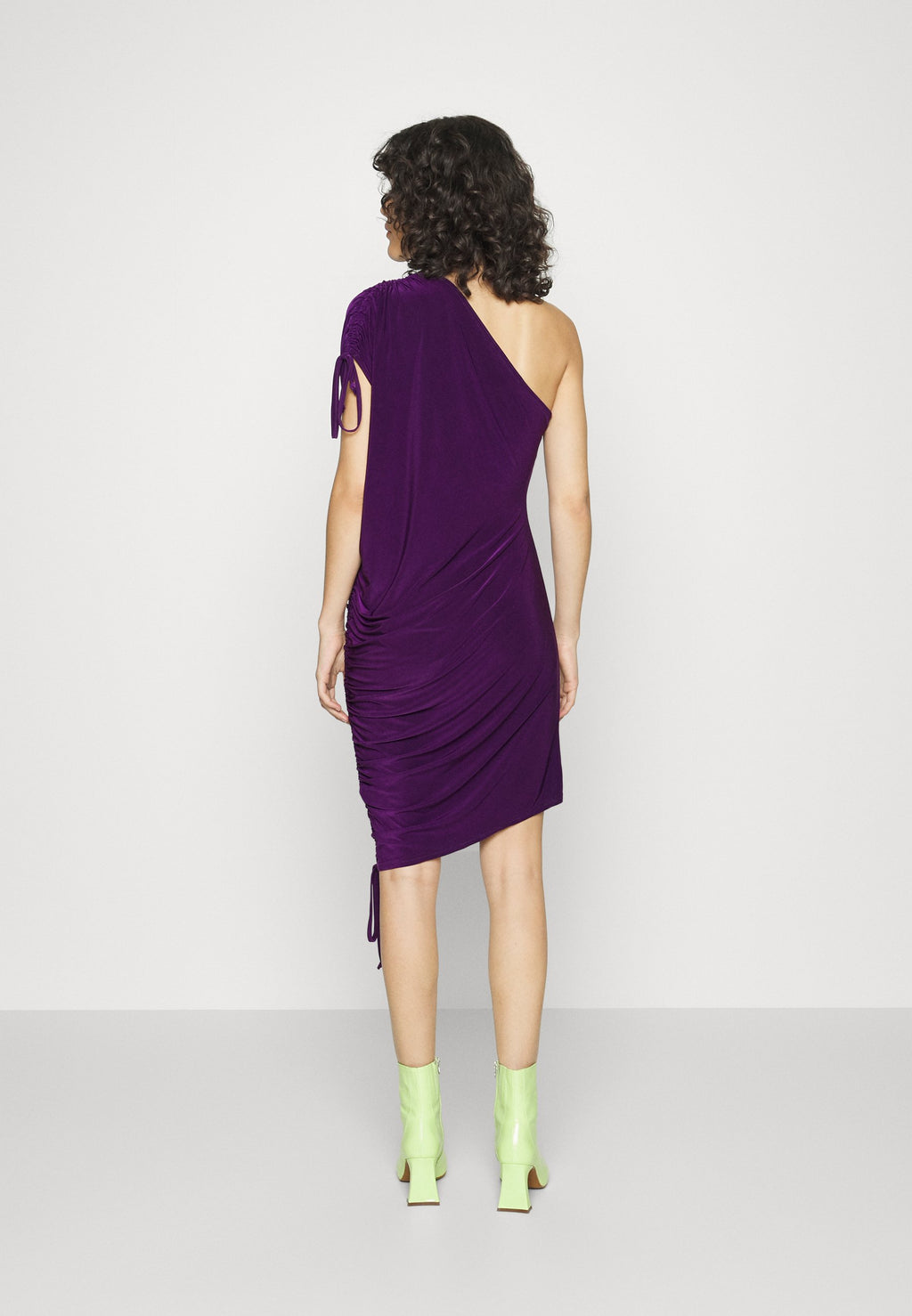 NA-KD ONE SHOULDER DRAWSTRING