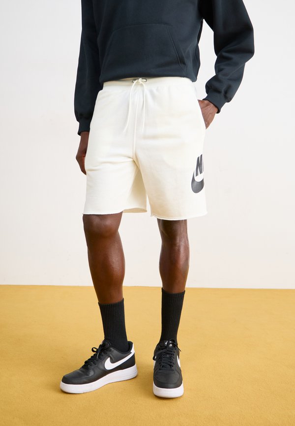 Nike Sportswear M NK CLUB ALUMNI FT SHORT - Tracksuit bottoms - sail/black