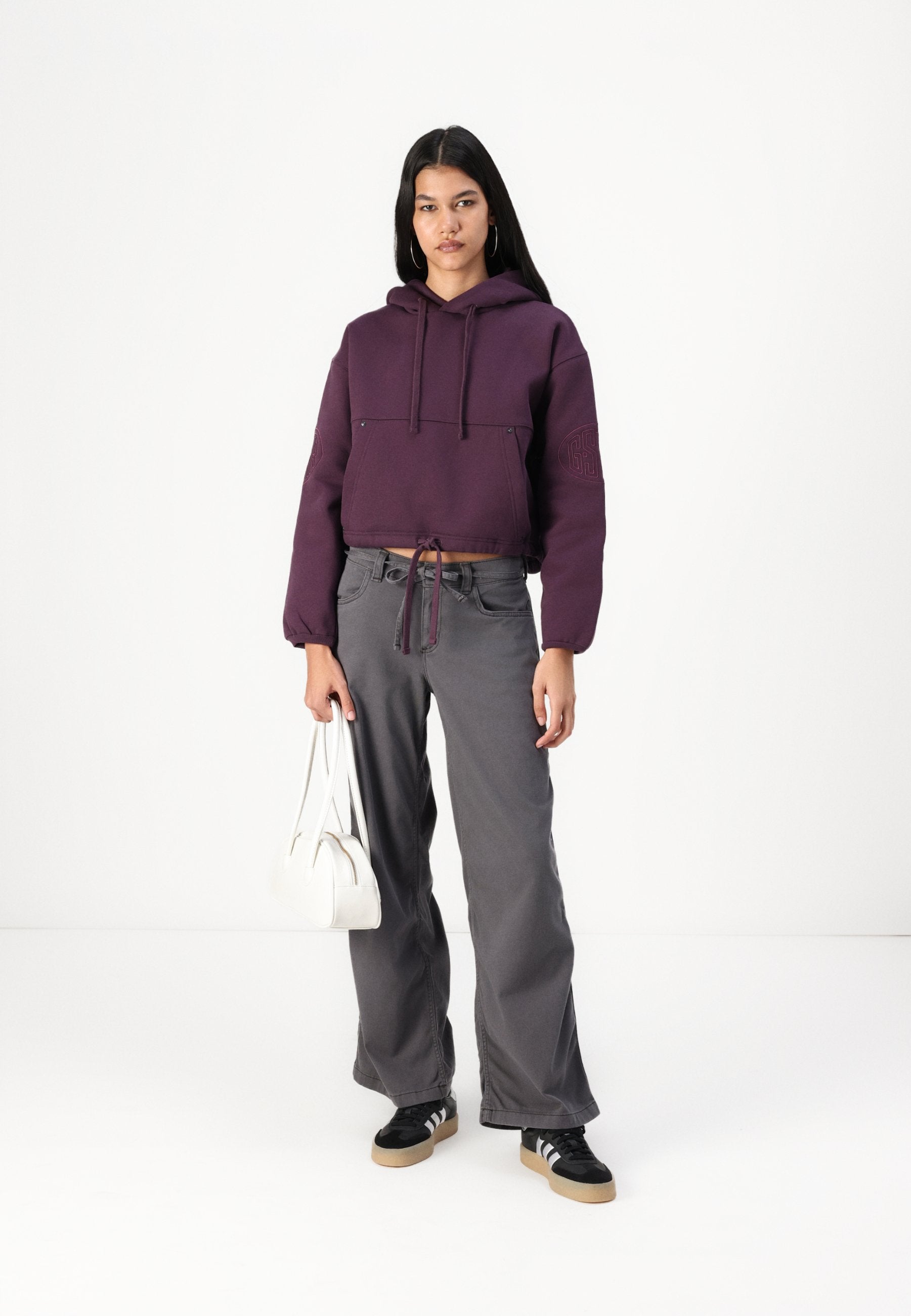SLEEVE CROPPED  Media 2