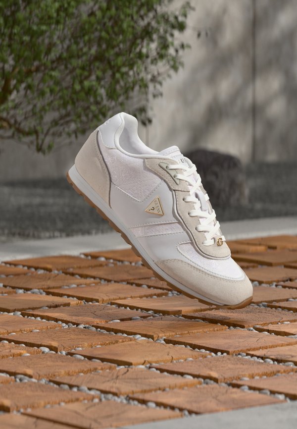 Guess TYRAH - Trainers - white