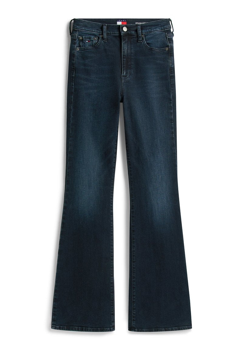 Dunkelblaue High-Waist Schlagjeans mit vorderen Taschen, Reißverschluss, Knopfverschluss und dezenten Ausbleichungen.