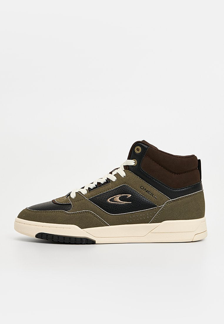 High-Top-Sneaker aus olivgrünem, schwarzem und braunem Material. Gummisohle, strukturierte Akzente und Schnürdesign mit seitlichem Logo.