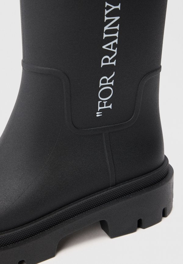 OFF-WHITE REBOOT