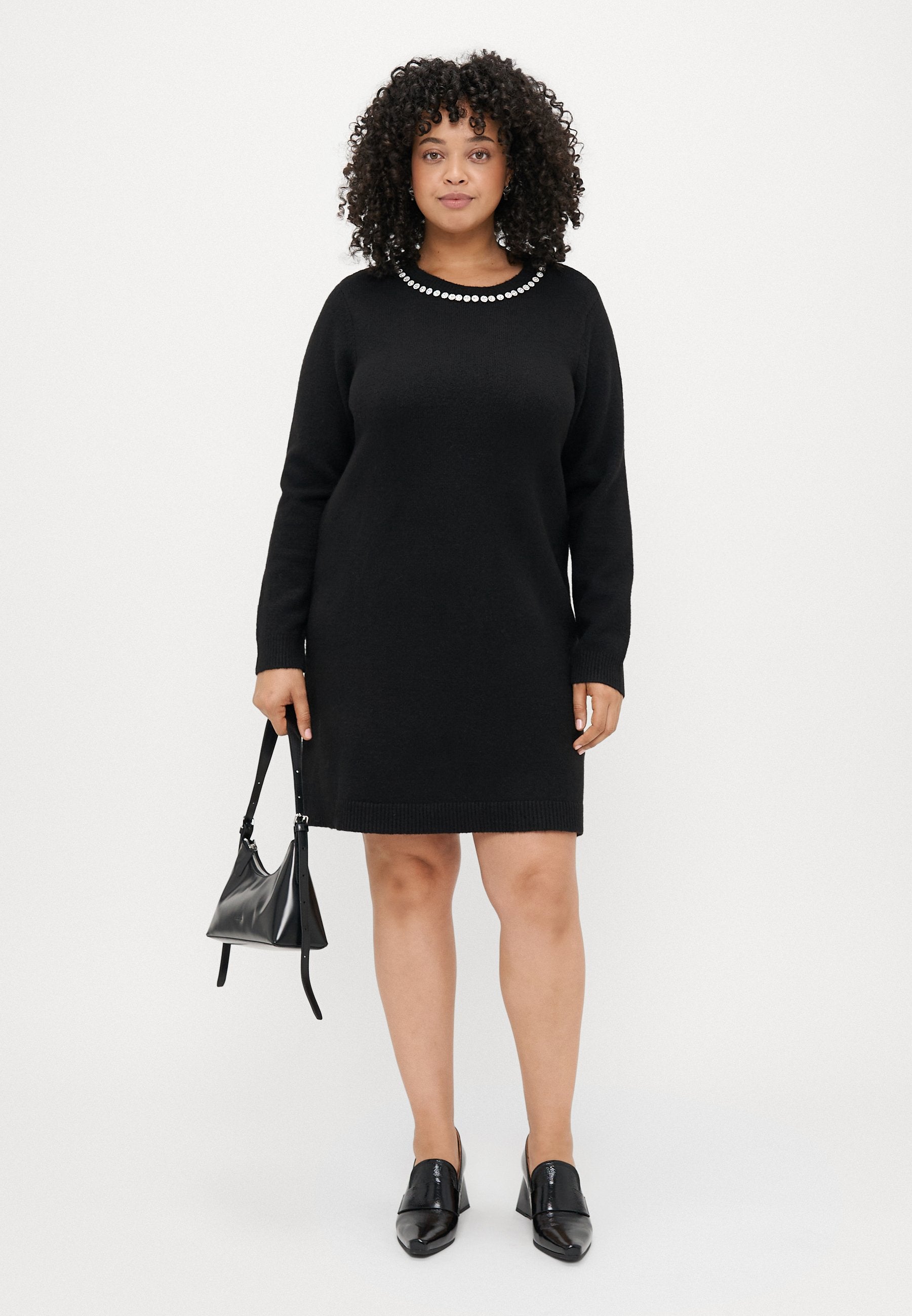 Knitted CARABBY Short Media 2