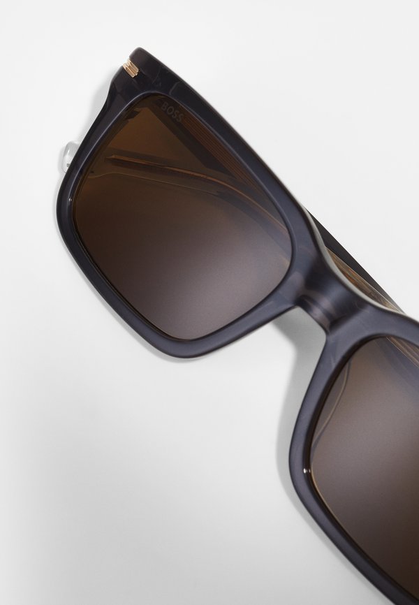 BOSS UNISEX