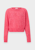 Langärmliger Pullover mit Rundhalsausschnitt, pinker strukturierter Strick, leicht taillierte Passform, auf schlichtem weißem Hintergrund.