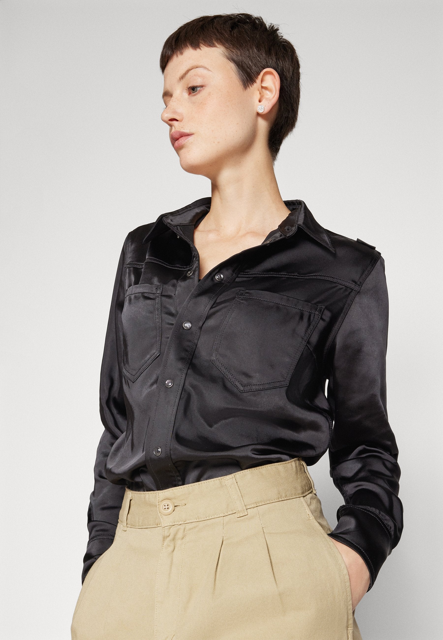 SLIM SHIRT Media 5