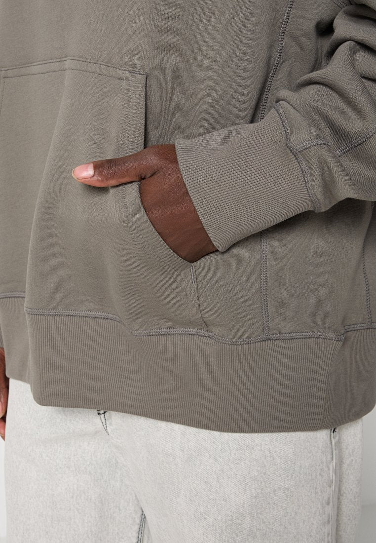 Études RELAXED FIT