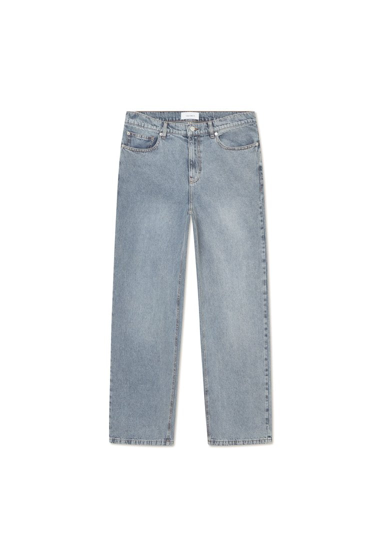 Helleblaue Denim-Jeans mit geradem Bein, Fünf-Taschen-Design und verwaschenem Finish. Mit Knopf- und Reißverschluss.