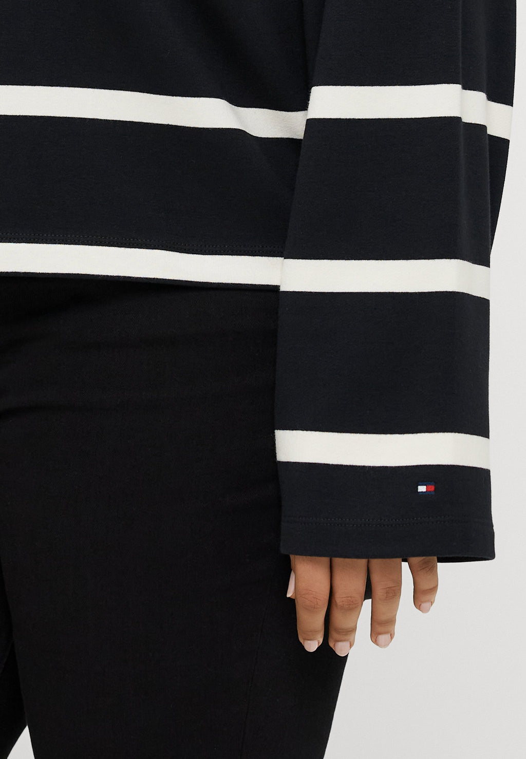 CURVE LOGO EMBROIDERY TERRY CREW NECK SWEATSHIRT Media 6