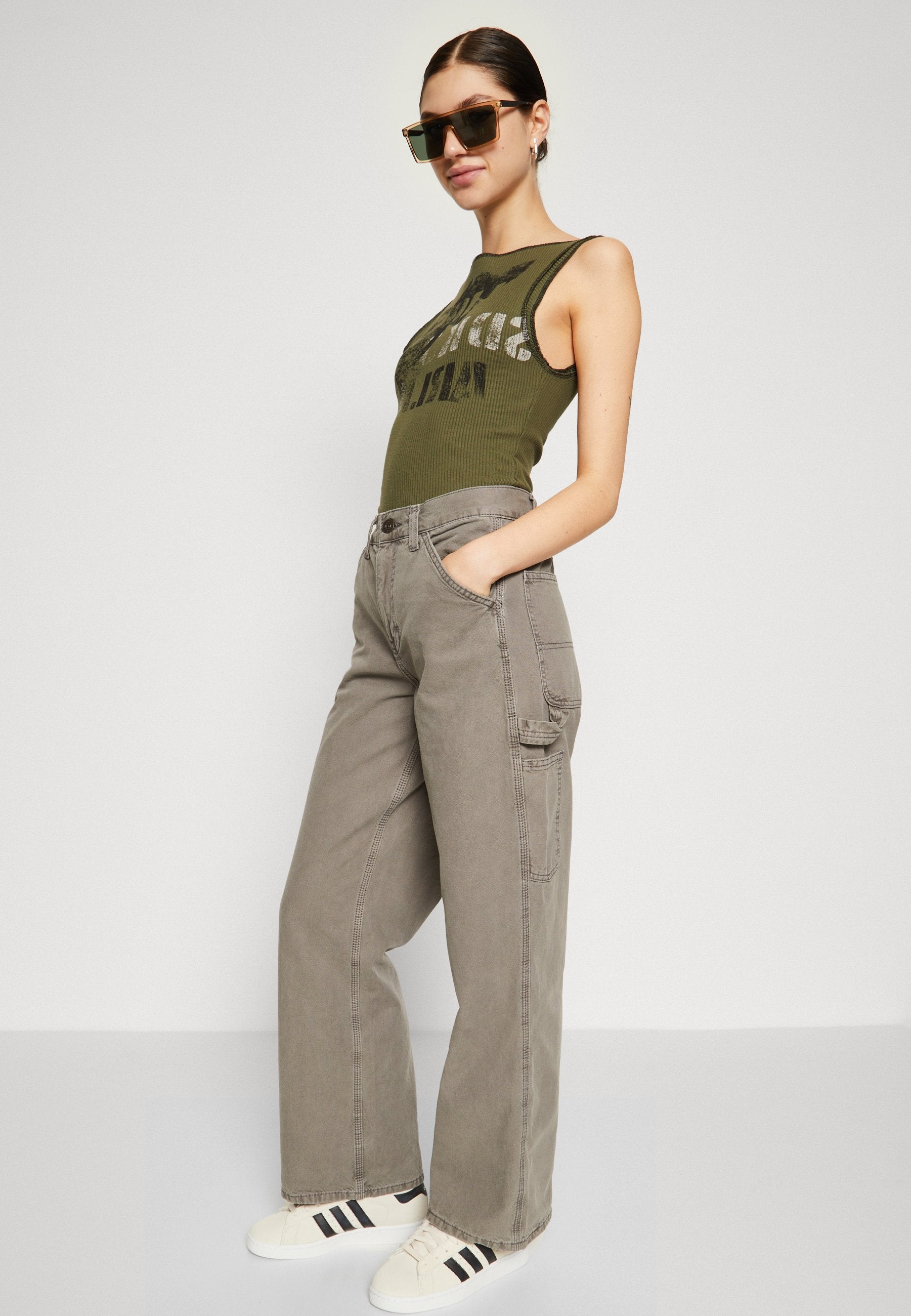 BDG Urban Outfitters CARPENTER
