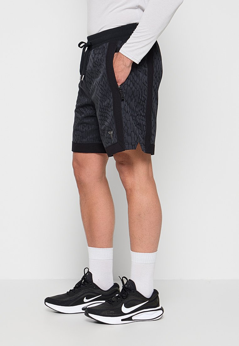 Nike Performance