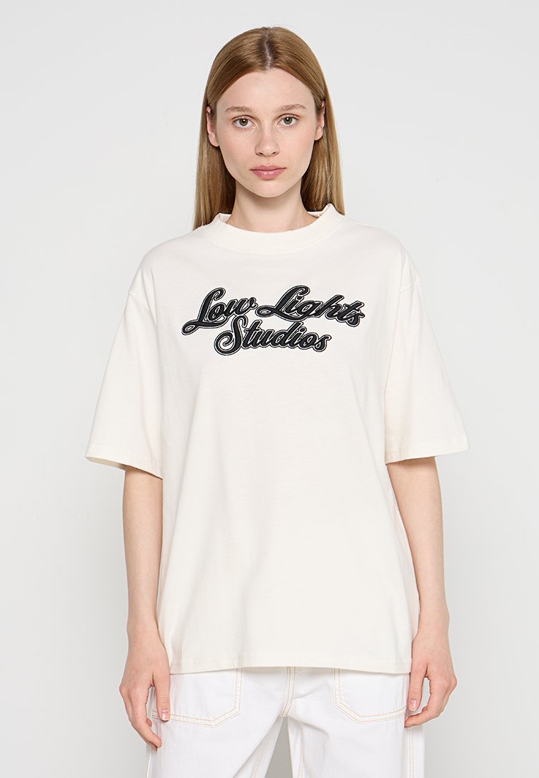 LOW LIGHTS STUDIOS®