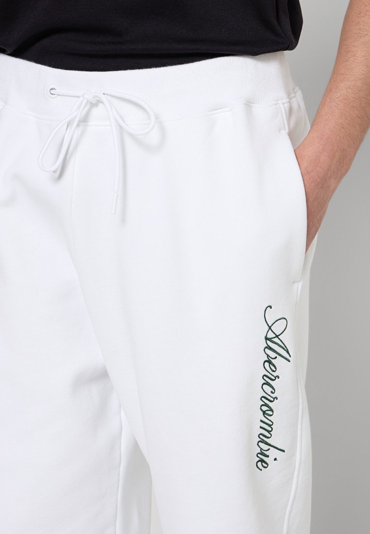 Abercrombie & Fitch RELAXED FIT