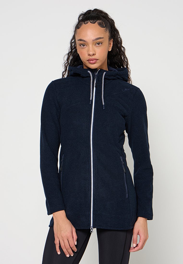 Marineblaue Fleecejacke mit Kapuze und strukturierter Oberfläche, durchgehendem Frontreißverschluss und Seitentaschen. Mit kontrastierendem Reißverschluss und Kordelzügen.