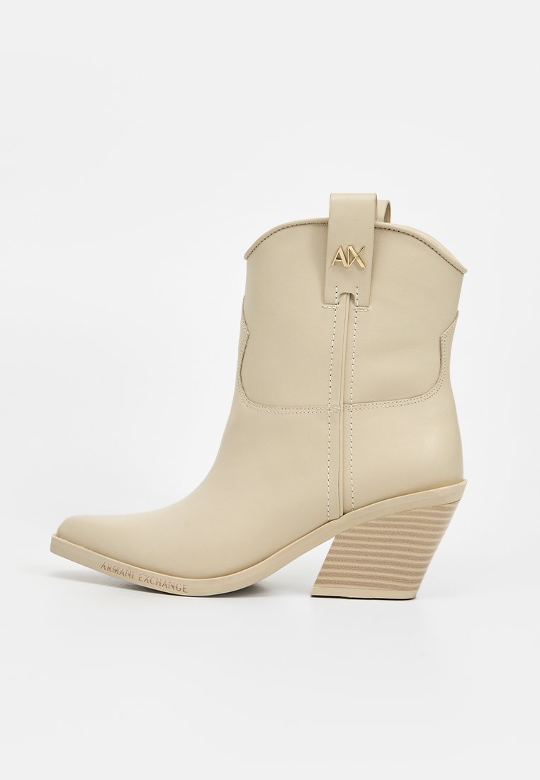 Armani Exchange Cowboy-/Bikerstiefelette Media 1