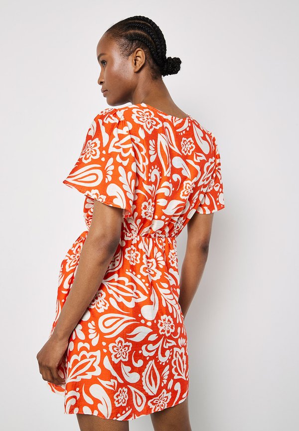 Apricot FLORAL PAISLEY