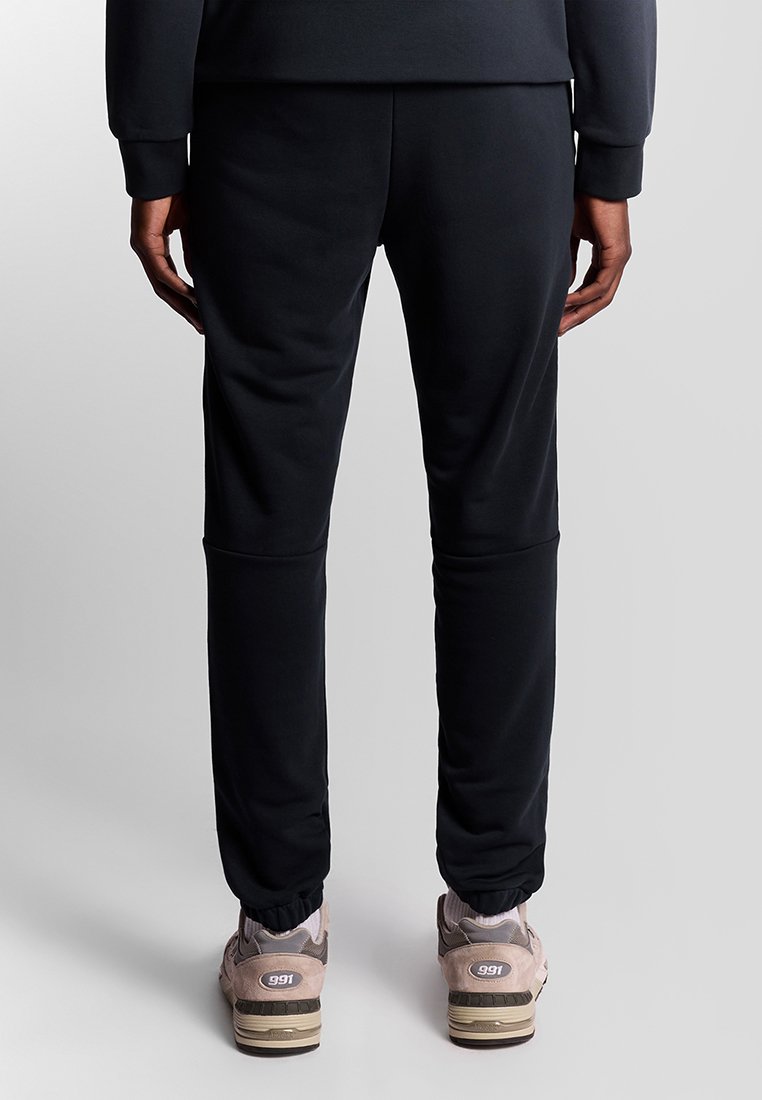 Lyle & Scott