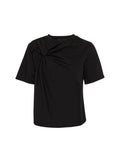 Schwarzes T-Shirt mit kurzen Ärmeln, das ein gedrehtes Design auf der linken Schulter aufweist. Hergestellt aus weichem, elastischem Stoff mit einem runden Ausschnitt.