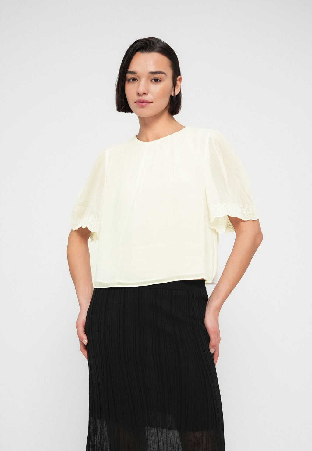 GAP SCOOP BUTTON BACK
