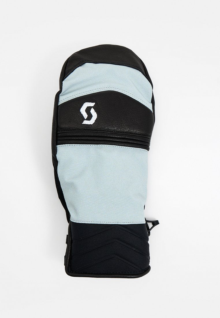 ULTIMATE PLUS Media 1