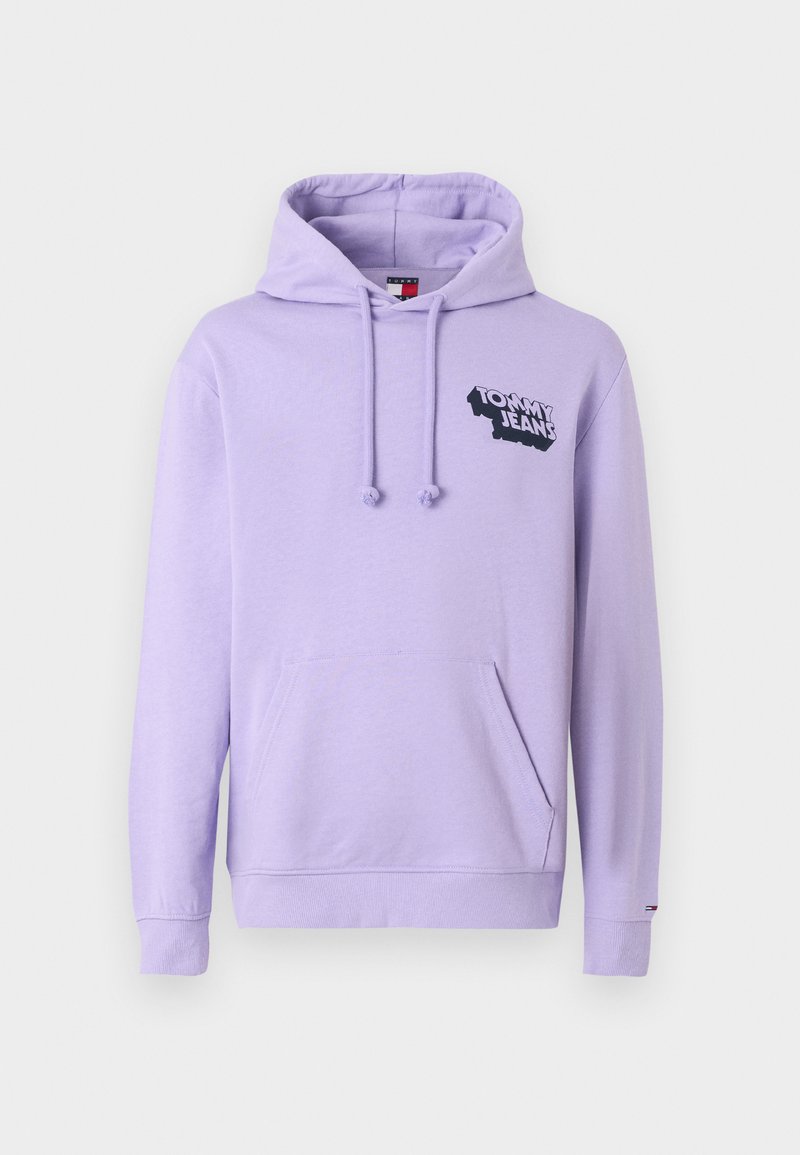 Hellblauer Hoodie aus weichem Material, mit einer Vordertasche, Kordelzugkapuze und einem schwarzen Logo auf der Brust.