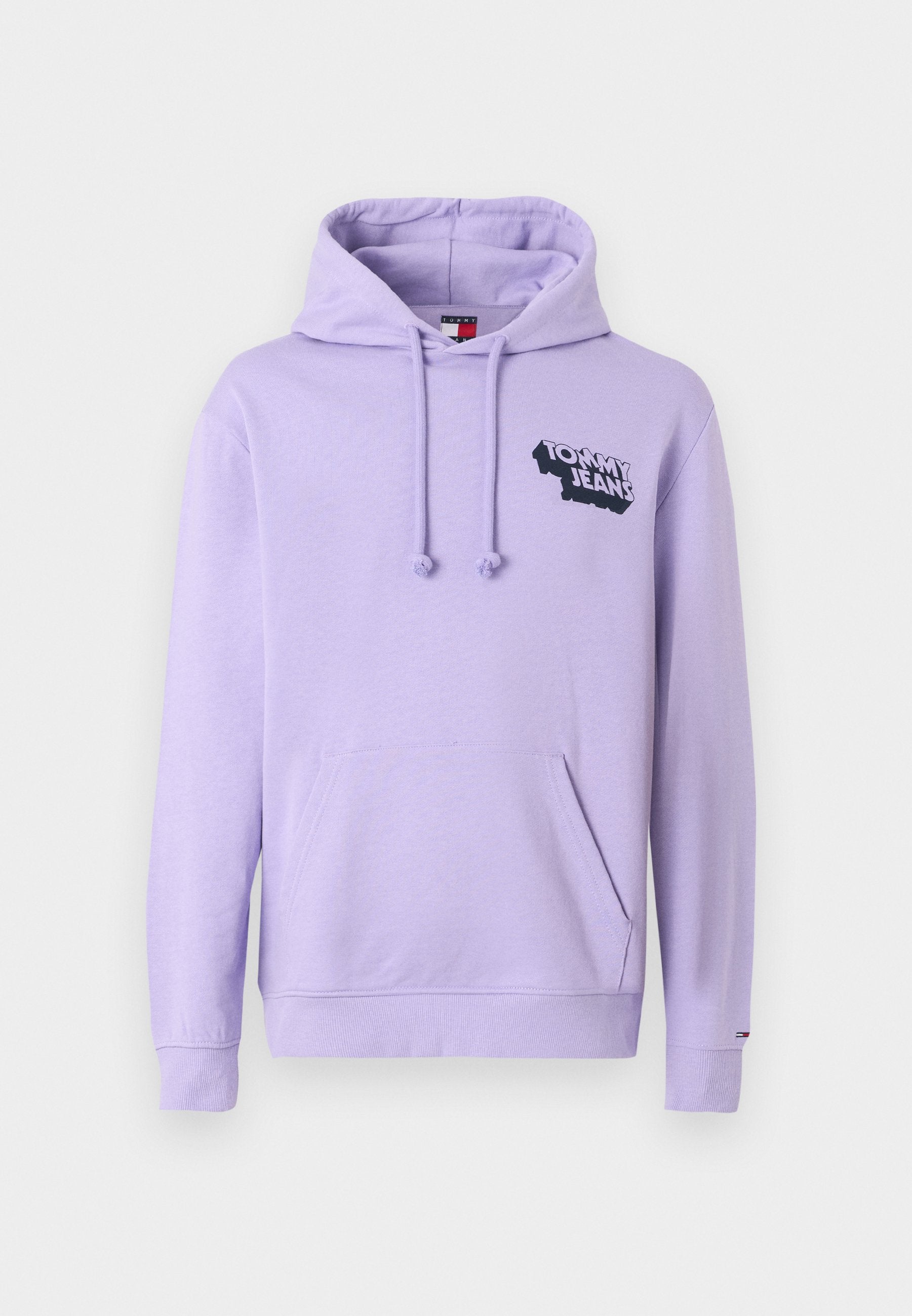 Hellblauer Hoodie aus weichem Material, mit einer Vordertasche, Kordelzugkapuze und einem schwarzen Logo auf der Brust.