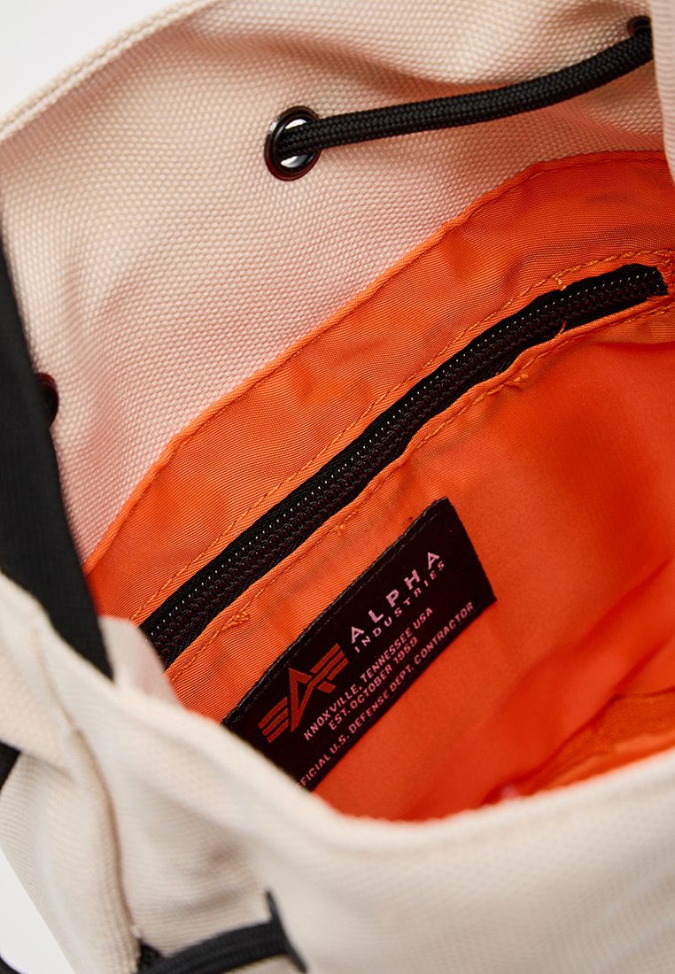 Alpha Industries CARRY