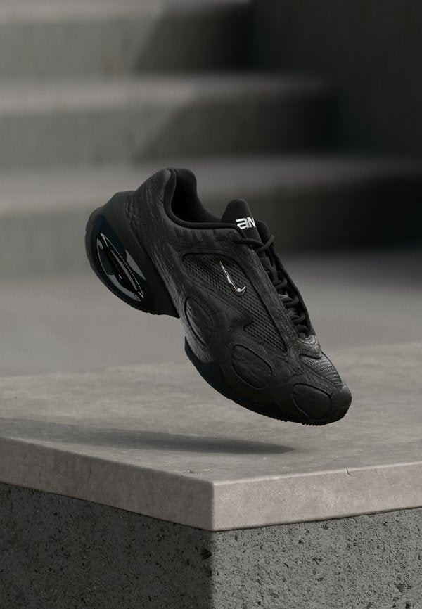 Nike Sportswear AIR MAX MUSE SE - Trainers - black/metallic silver-coloured