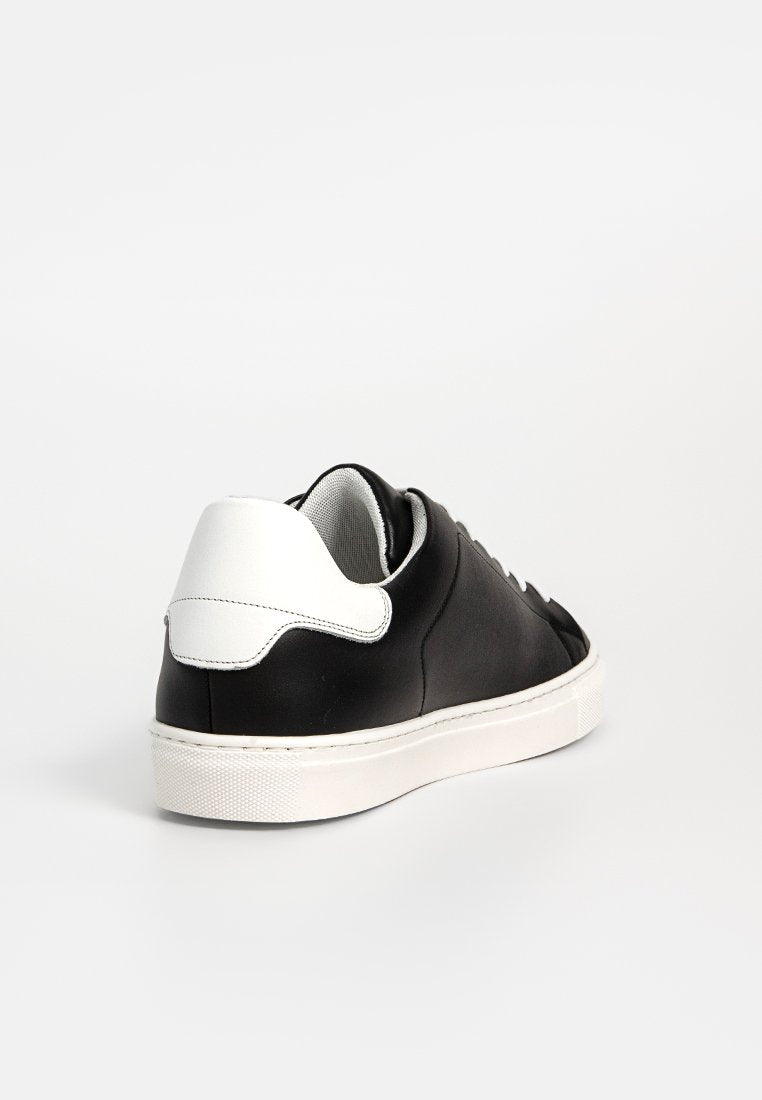 AIGNER RON