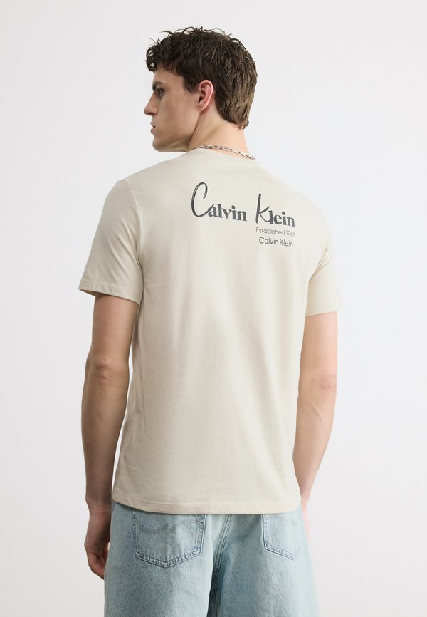 Calvin Klein Jeans GRAPHICS - Print T-shirt - oatmeal