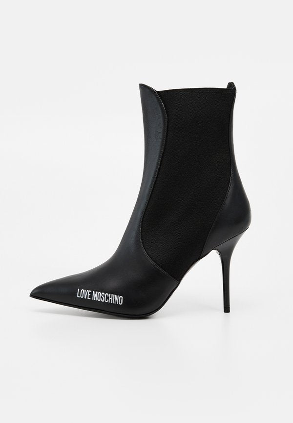 Love Moschino