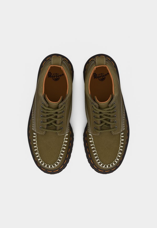 Dr. Martens LOWELL CHUKKA 6 EYE BOOT UNISEX