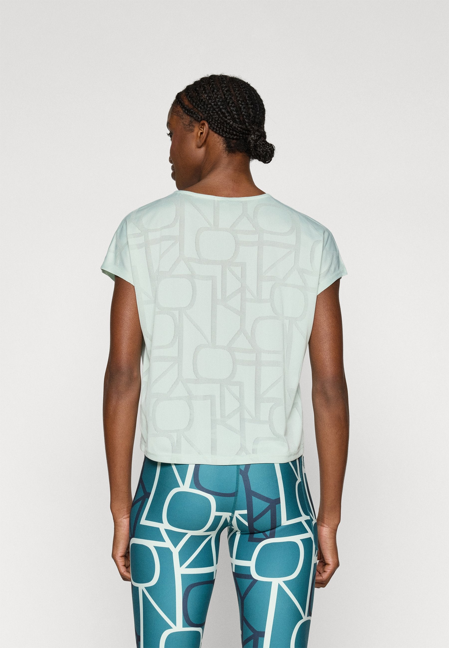 ONLY Play ONPAUB ON BAT SHORT TEE