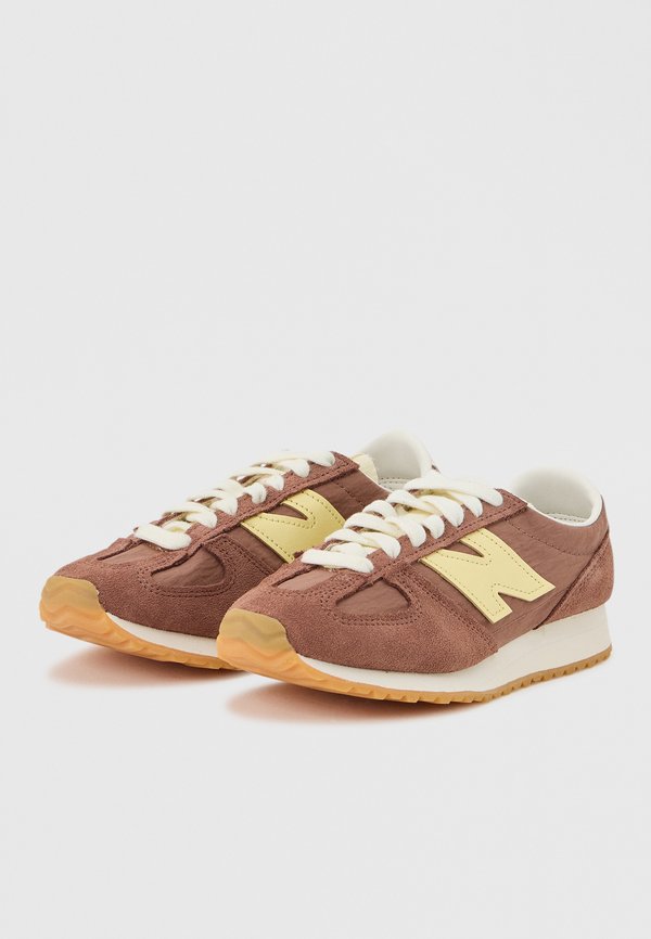 New Balance 471