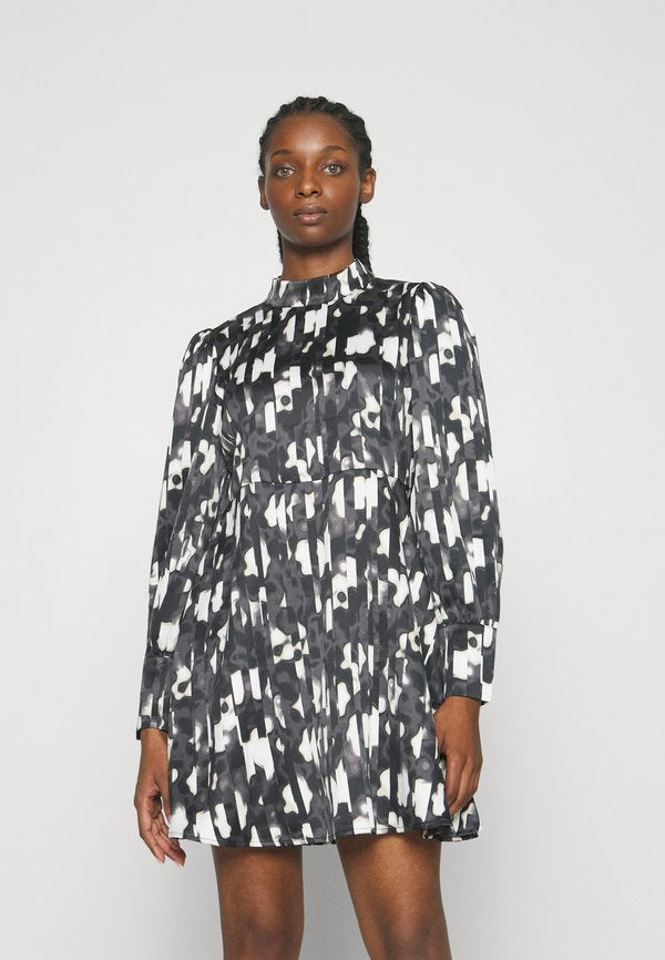 Vero Moda Petite VMMERLE HIGH-NECK SHORT DRESS