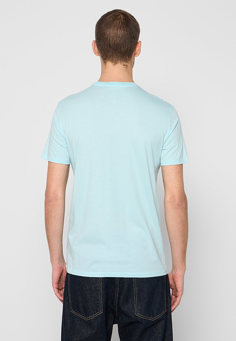 T-SHIRT SLIM FIT Media 3