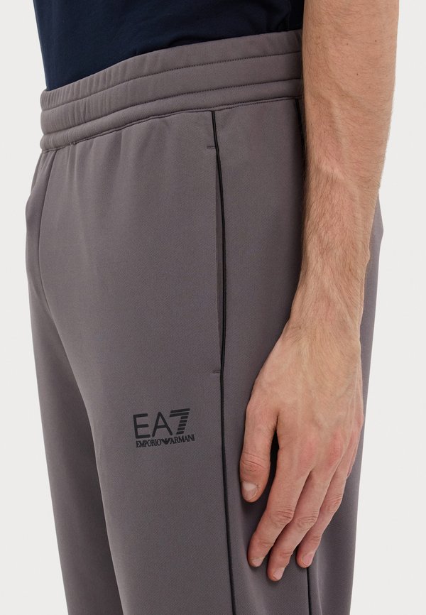 EA7 Emporio Armani PANTALONI