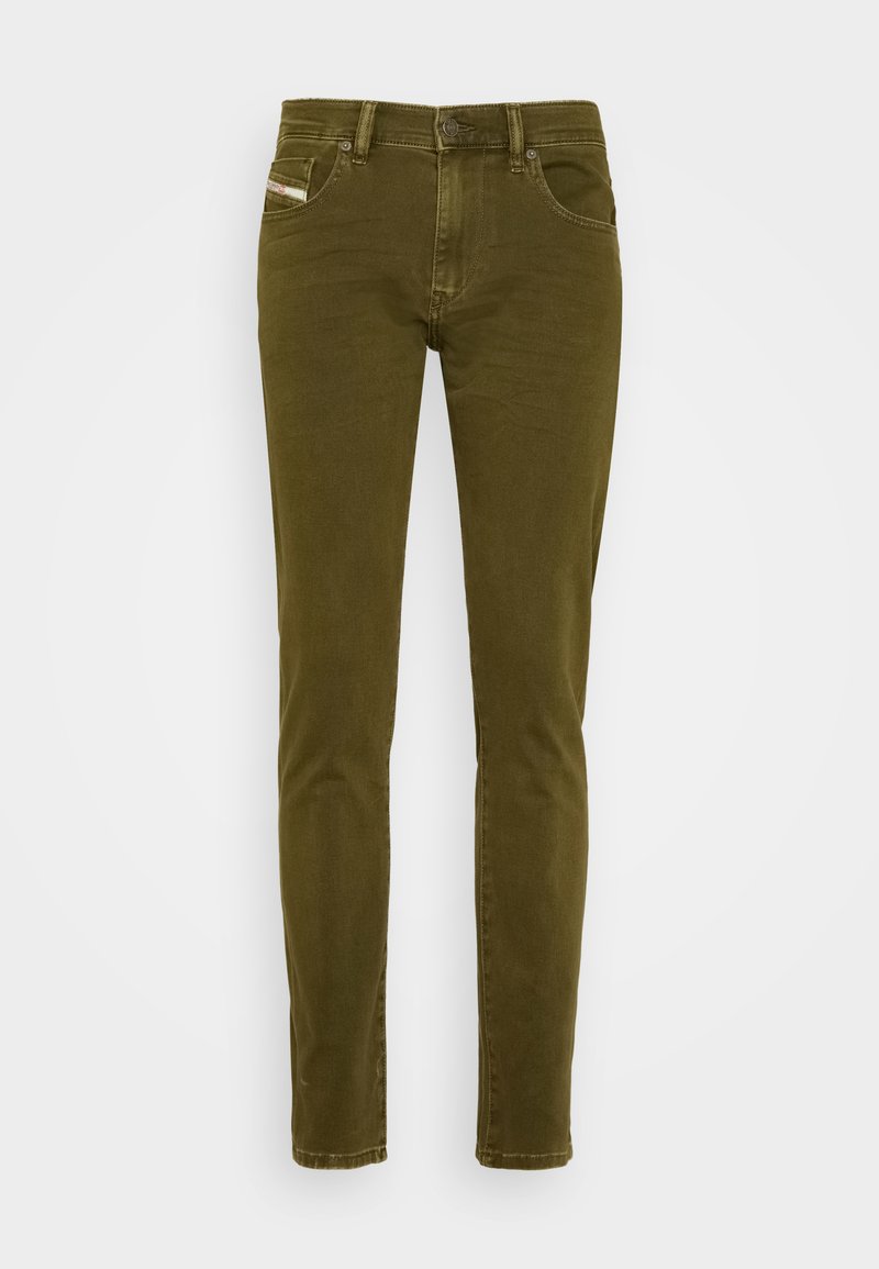 Olivgrüne Stretch-Jeans mit Slim-Fit, fünf Taschen-Design und sichtbarem Stichdetails an der vorderen Tasche.